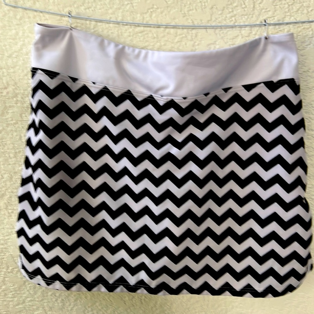 AdEdge performance tennis skirt size S